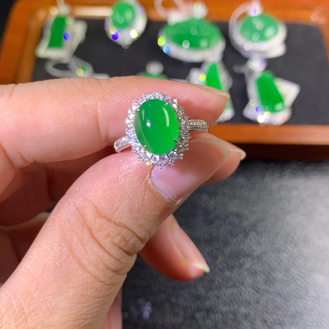 翡翠18K金镶嵌戒指翡翠