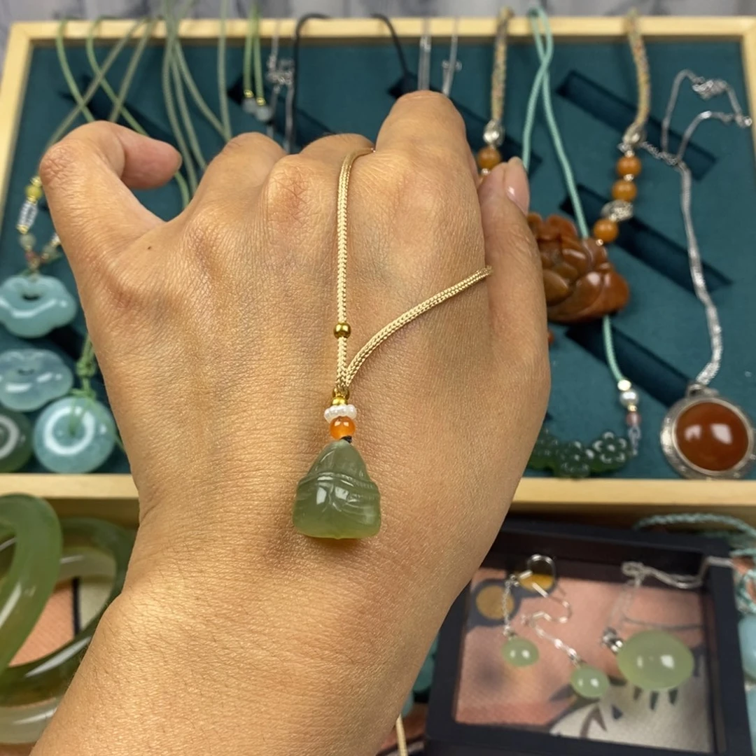 岫玉颈饰未镶嵌岫玉