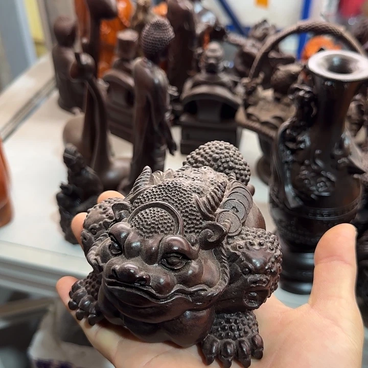 木黑檀木15牛角金蟾一只