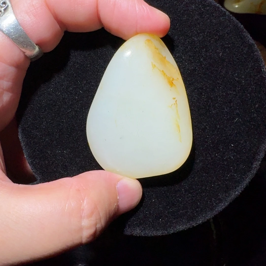 用***7和田玉未镶嵌颈饰