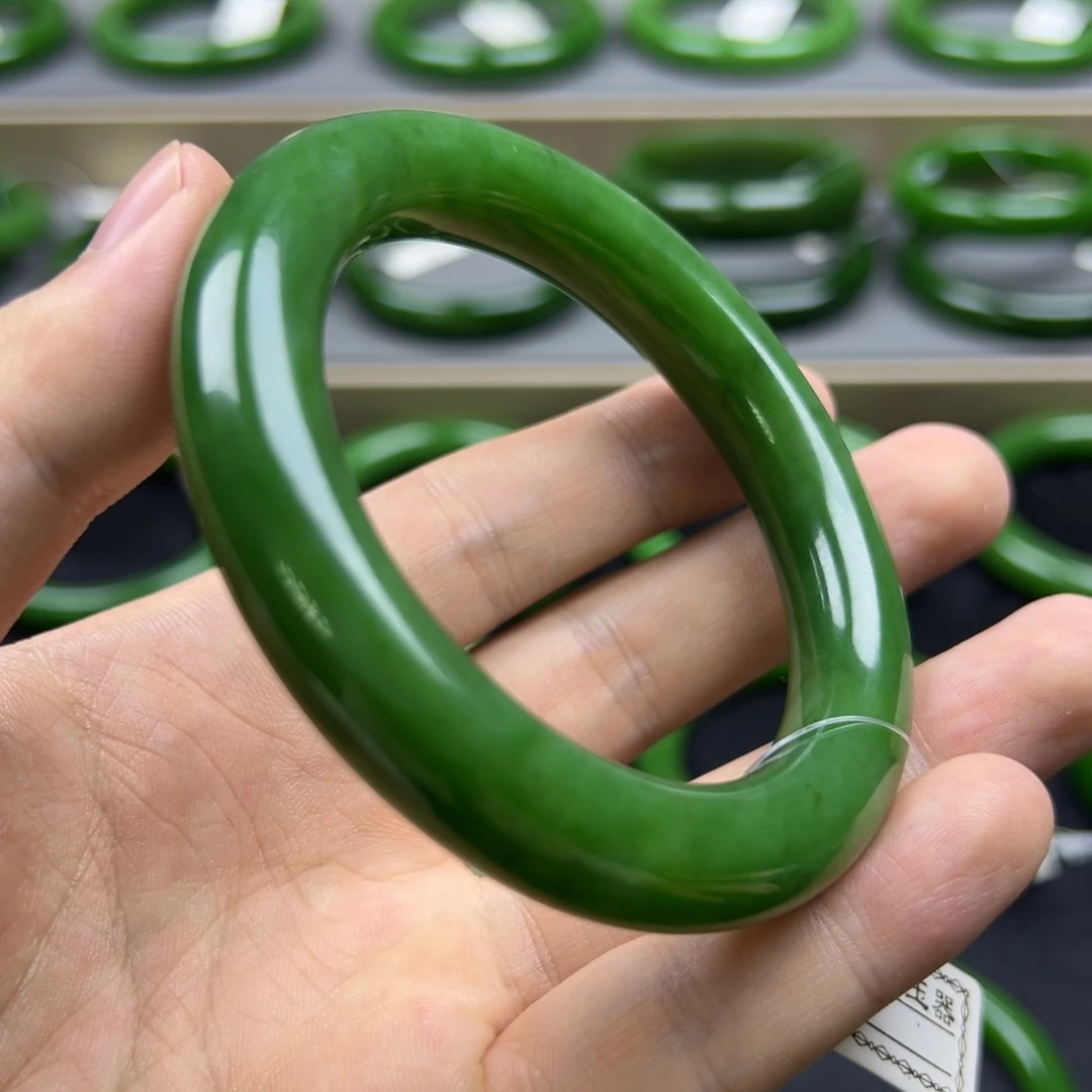 和田玉（碧玉）未镶嵌手镯