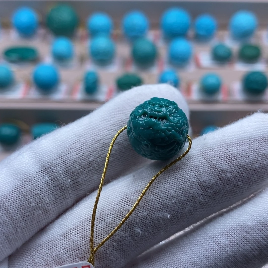 半***人未镶嵌绿松石珠宝奇石