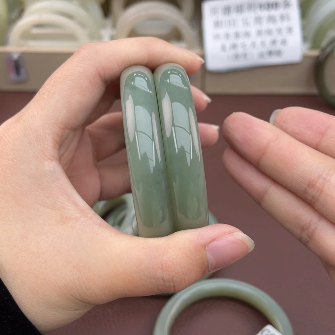 和田玉手镯未镶嵌多样性发货 拍一发一