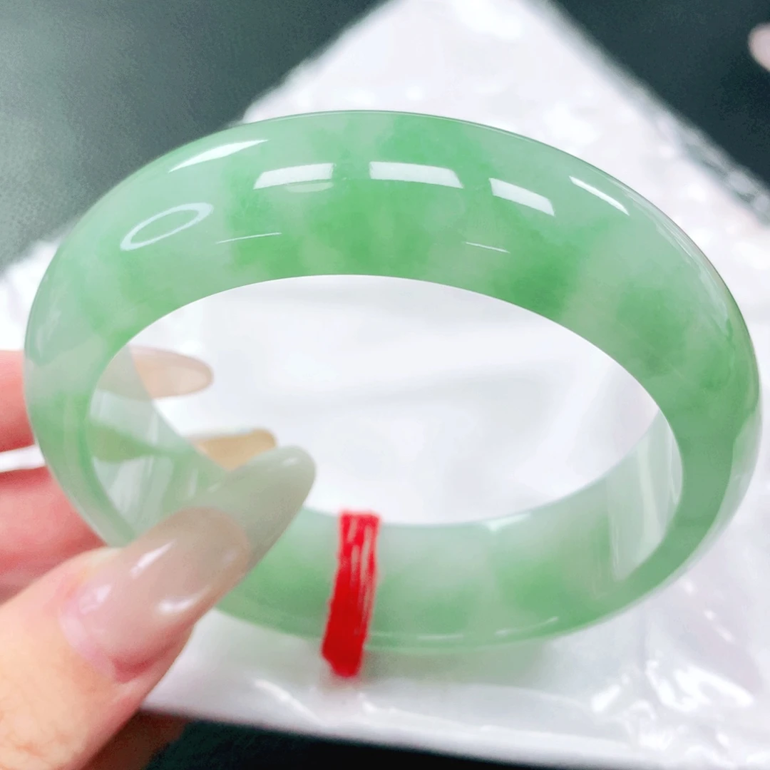 翡翠未镶嵌手镯57