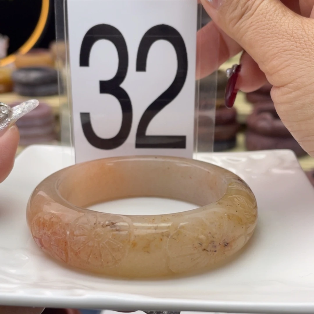 【闪购商品】石英质玉手镯未镶嵌