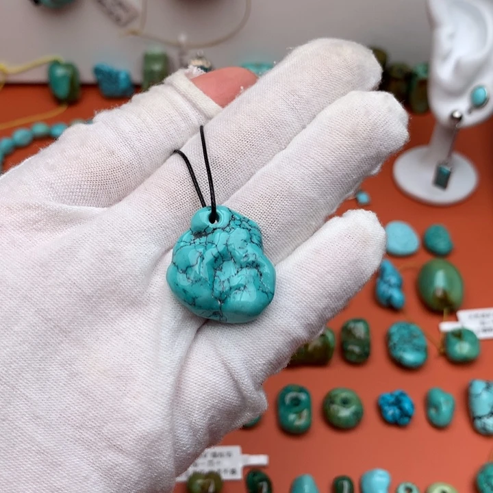 未镶嵌绿松石珠宝奇石