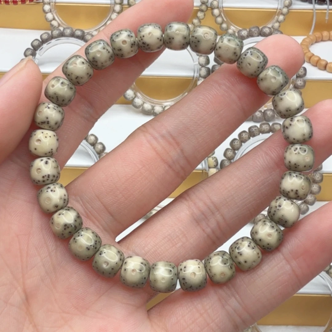 星月菩提手串石玉料绿青花大眼睛留白小细星单圈