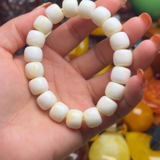 琥珀手串未镶嵌蜜蜡