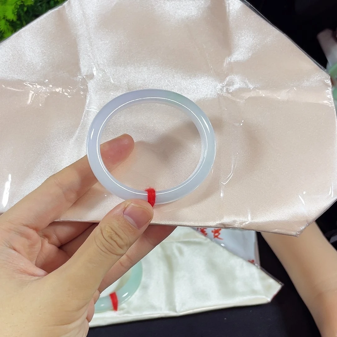 未镶嵌手镯翡翠天然翡翠手镯