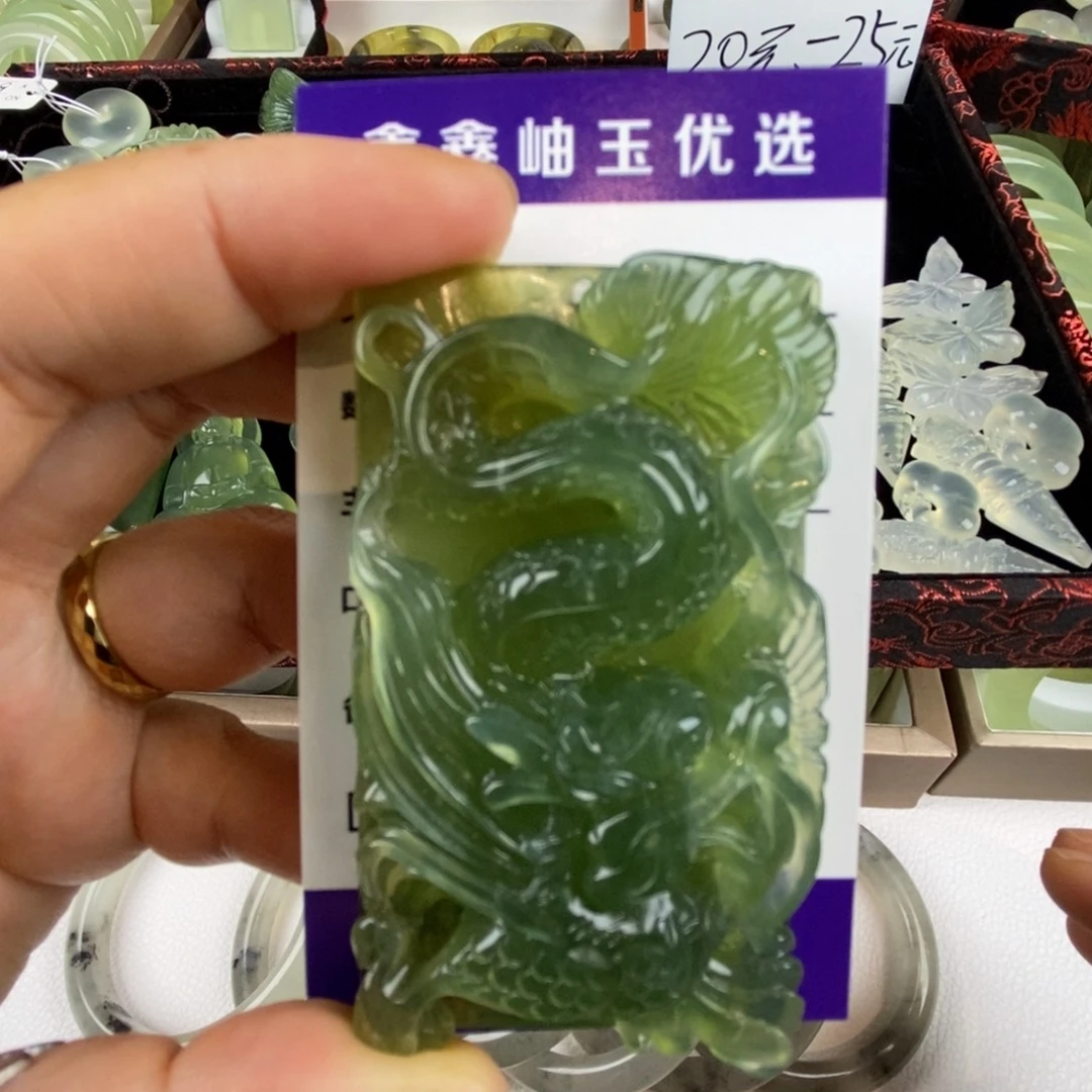 未镶嵌蛇纹石玉颈饰