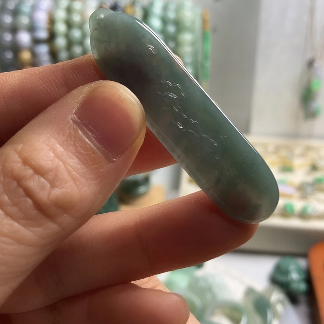 翡翠未镶嵌颈饰19书签