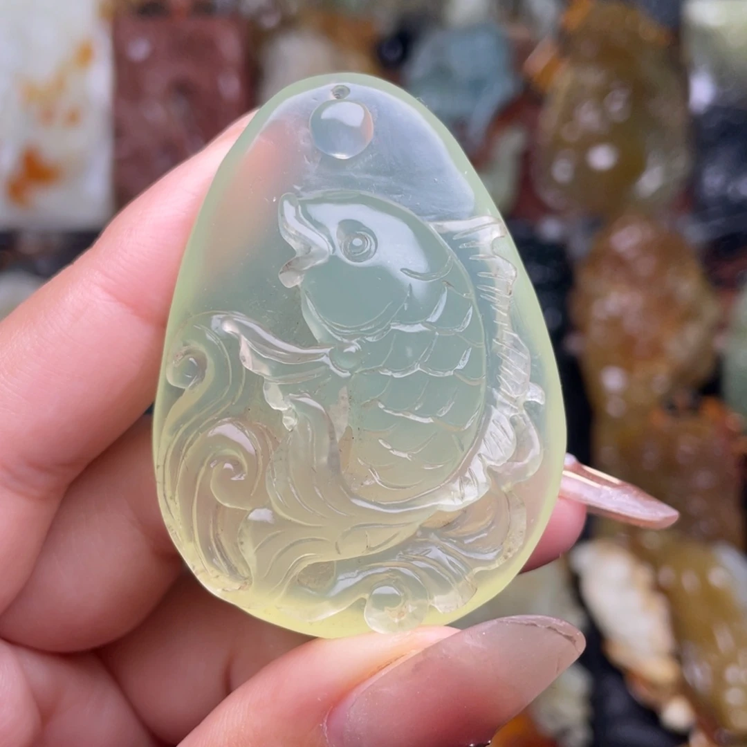 蛇纹石玉未镶嵌颈饰