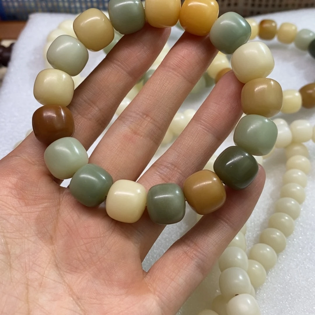 自***然菩提根/象牙果把件自然