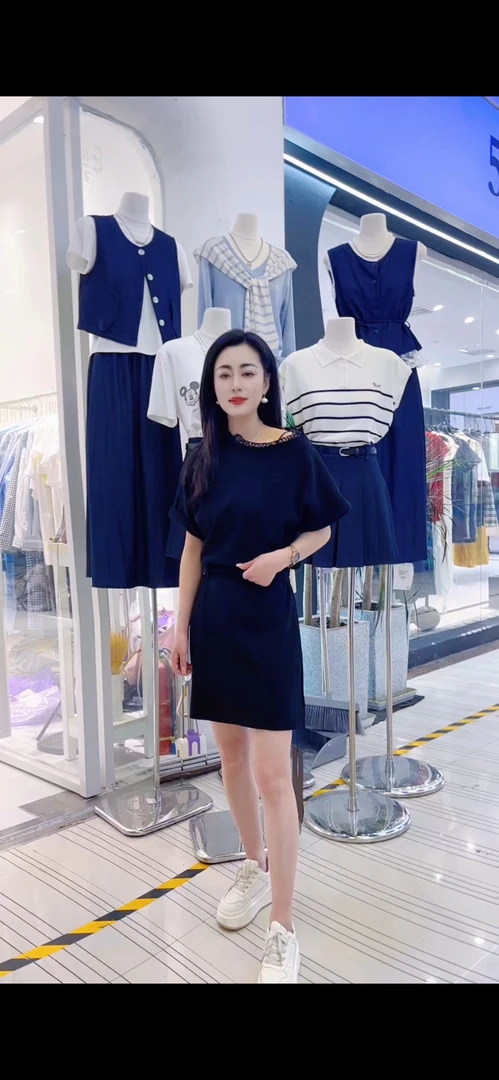 连衣裙显瘦气质洋气时尚