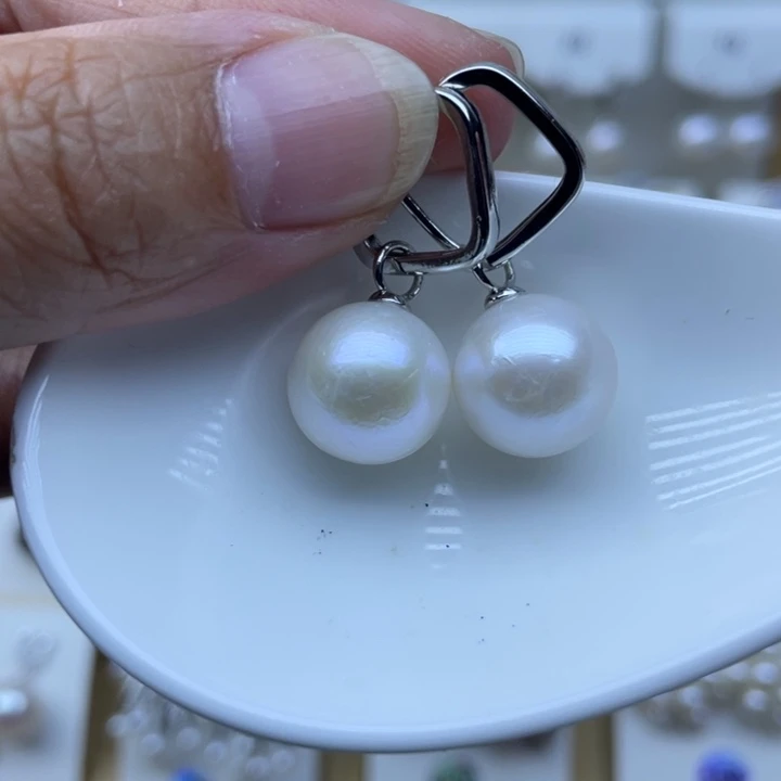 淡水珍珠银S925镶嵌耳饰