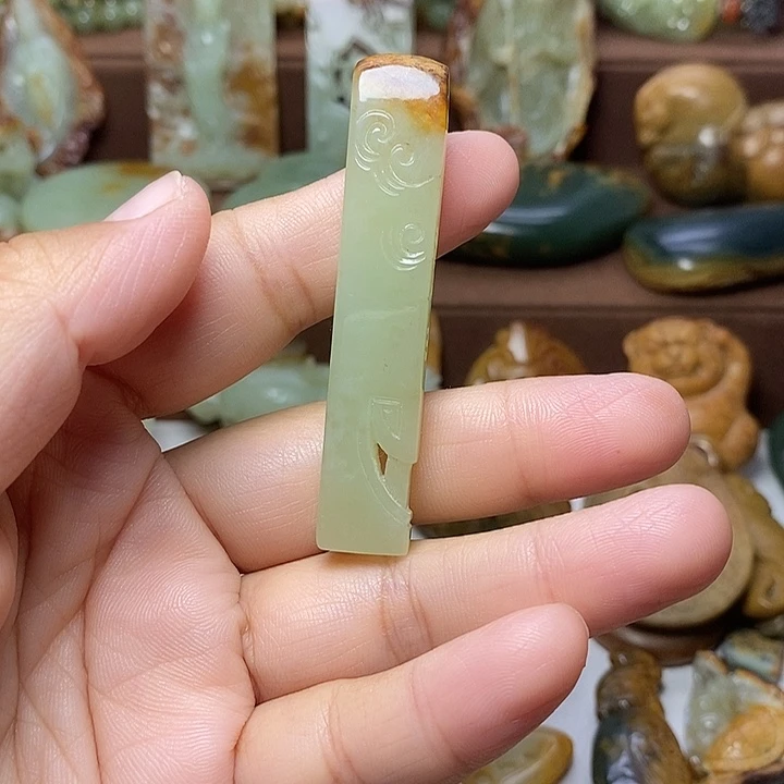 ️***·颈饰未镶嵌岫岩河磨玉（透闪石质玉）