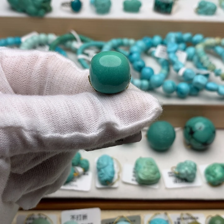 绿松石未镶嵌珠宝奇石