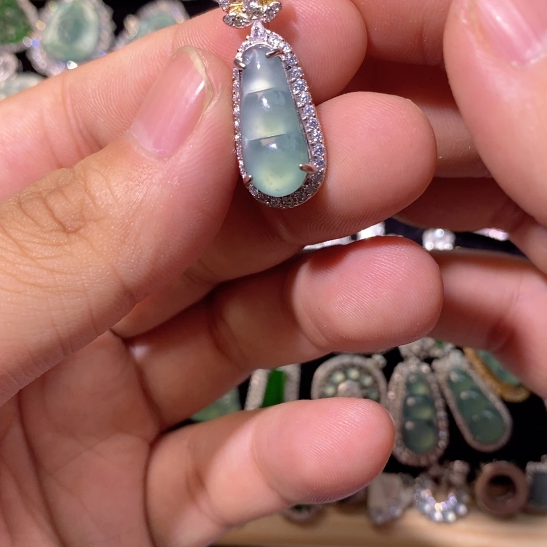 翡翠未镶嵌颈饰天然