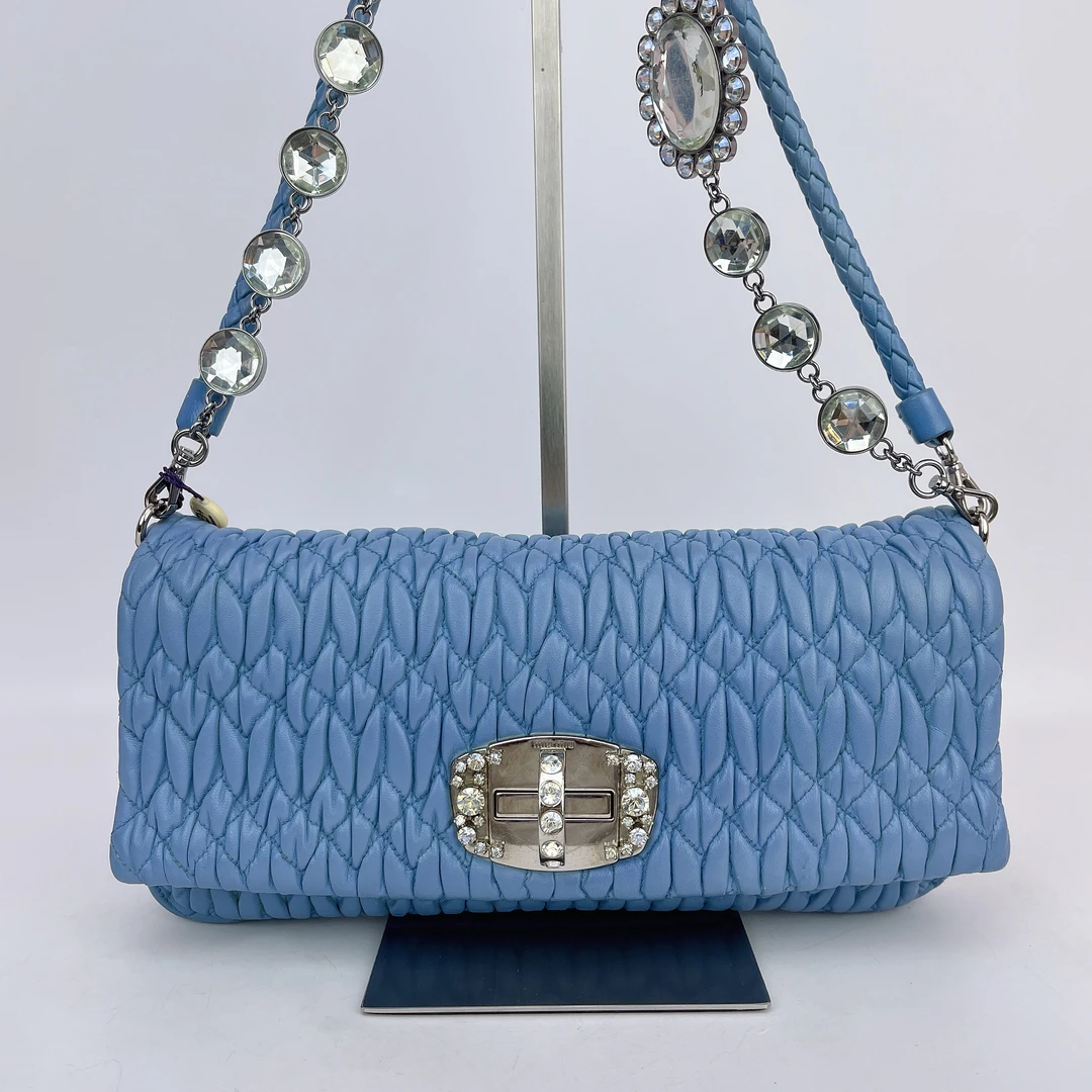 95新 MIU MIU/缪缪 缪缪 蓝色褶皱宝石单肩包底长27 J700