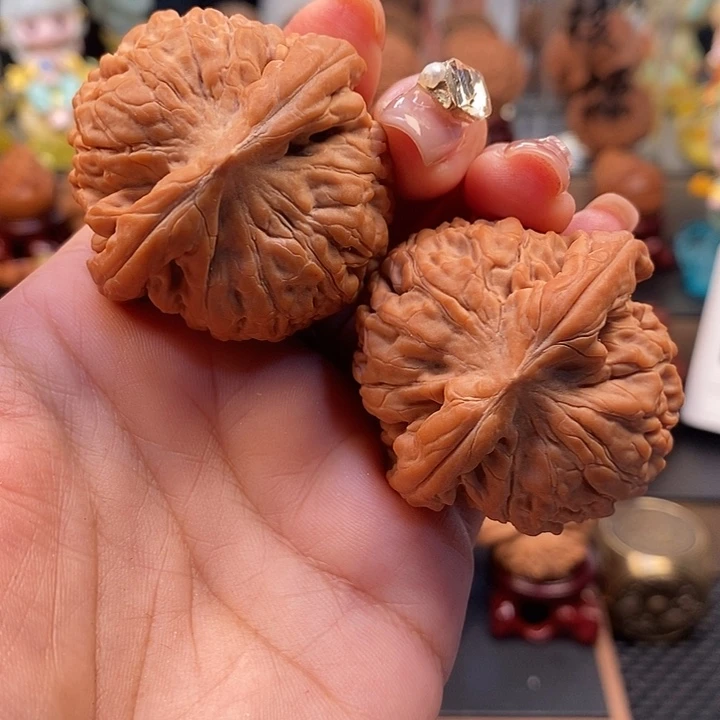 王****文玩核桃吊坠核桃