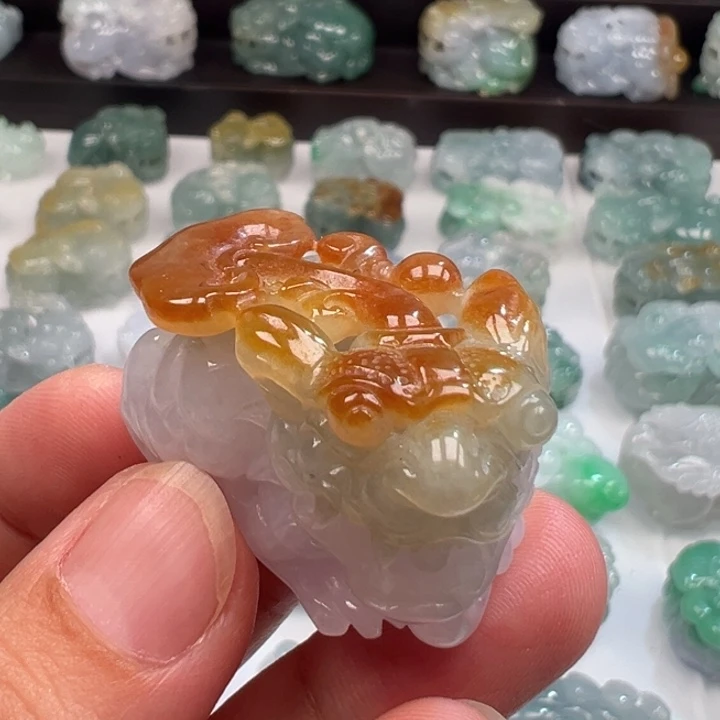 颈饰未镶嵌翡翠貔貅