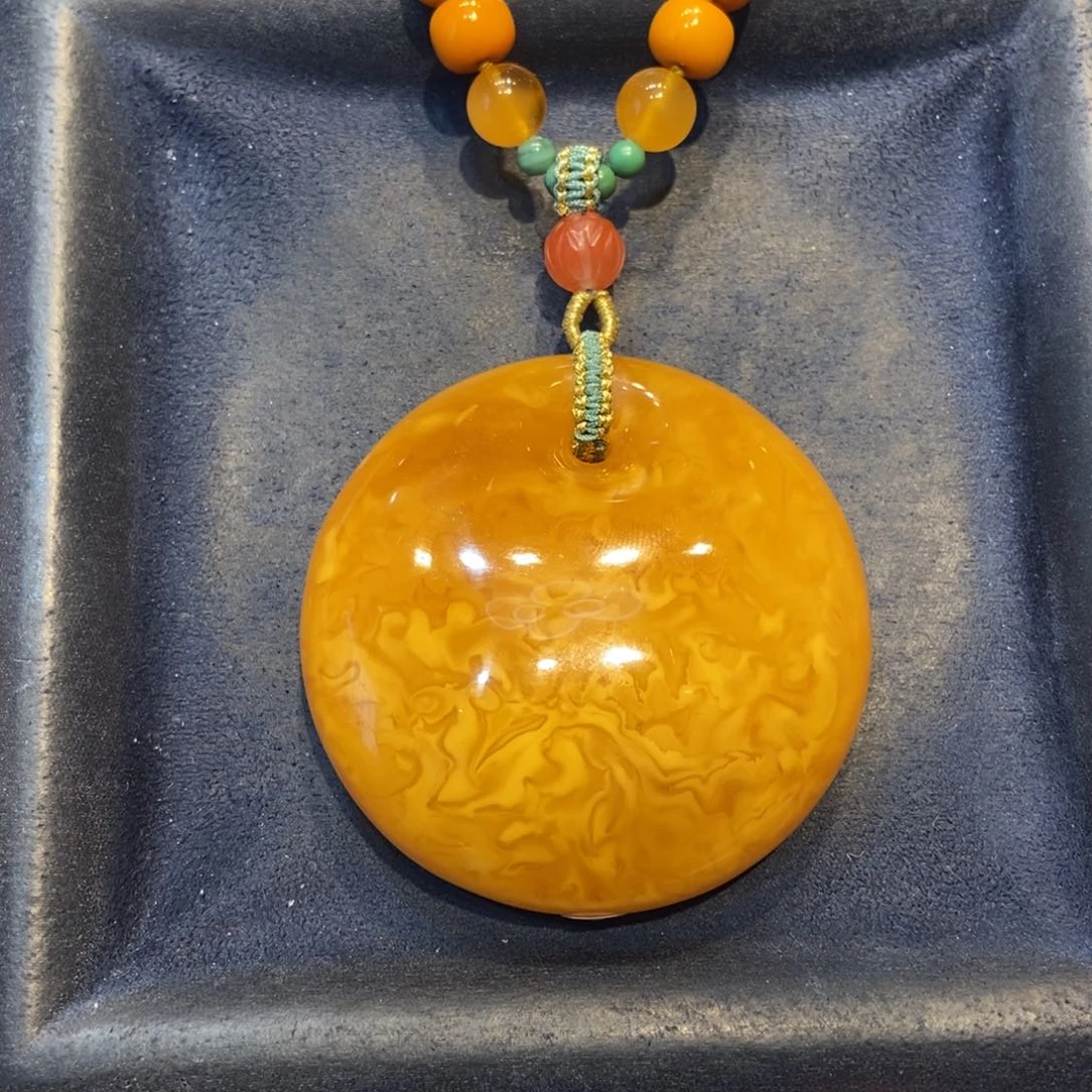 琥珀未镶嵌颈饰蜜蜡