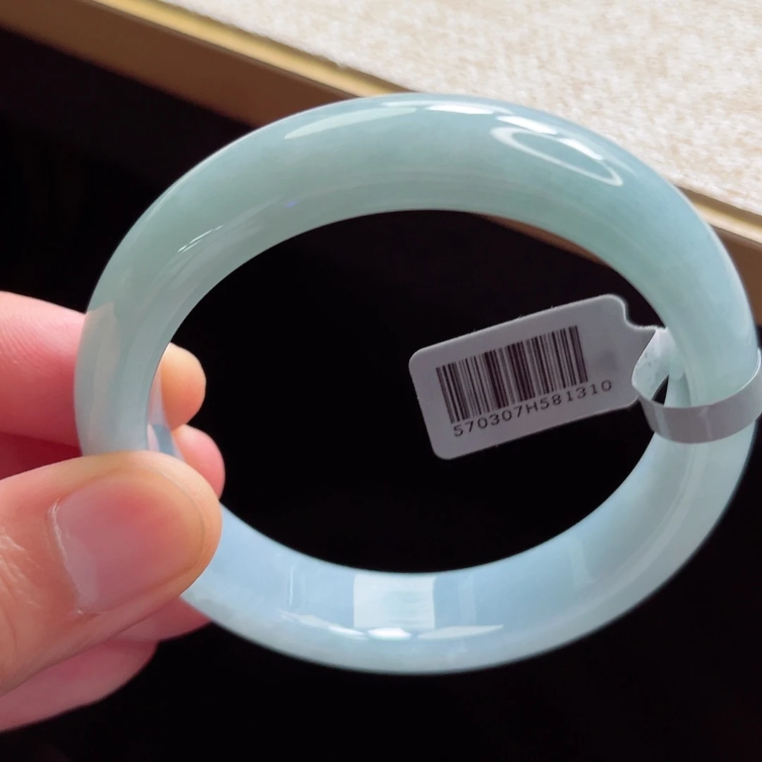 翡翠手镯未镶嵌手镯