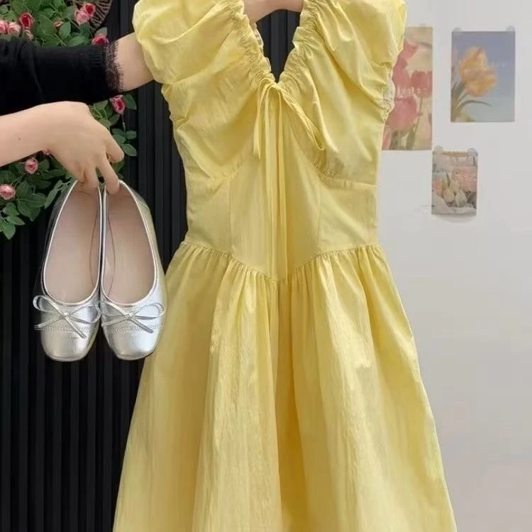 千语栀【明媚海湾】夏季短款小个子新款小裙子高级感减龄黄色连衣裙