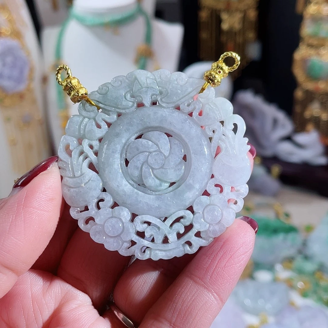 翡翠颈饰未镶嵌翡翠双面圆牌