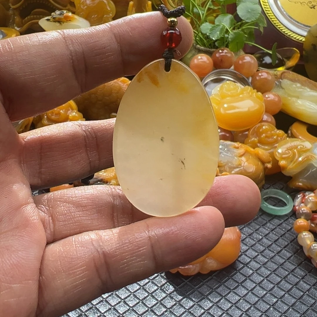 石英质玉未镶嵌颈饰