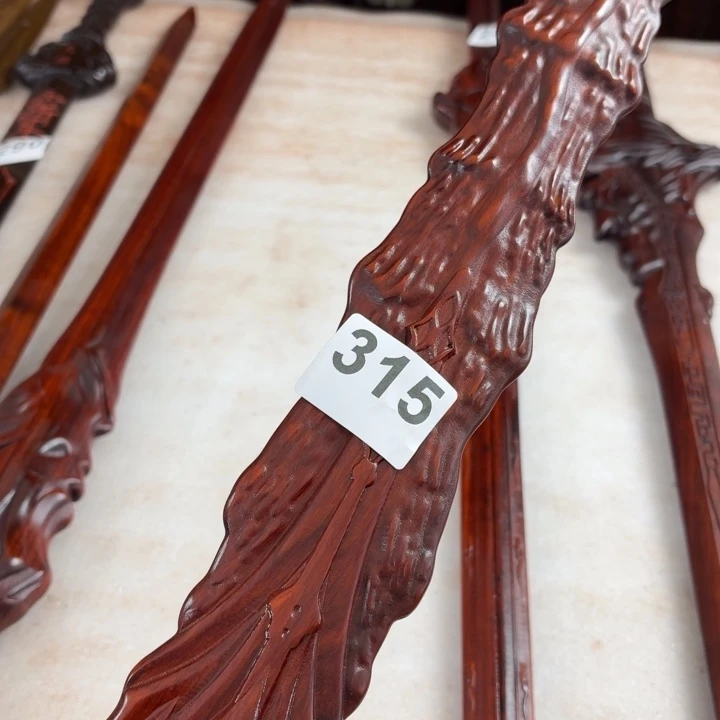 非洲紫檀（红花梨）○编号315斩天瑕疵