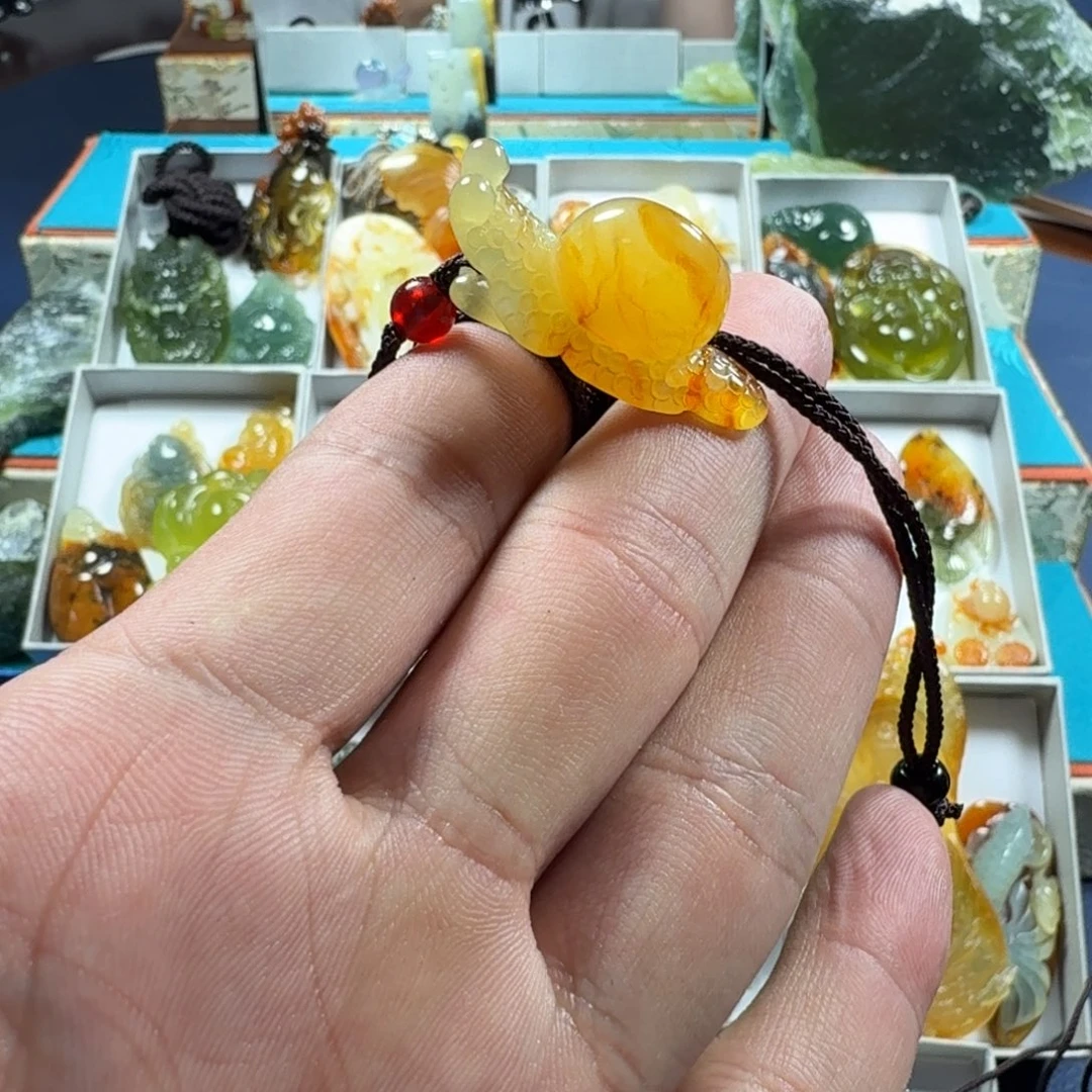 @***—蛇纹石玉未镶嵌颈饰