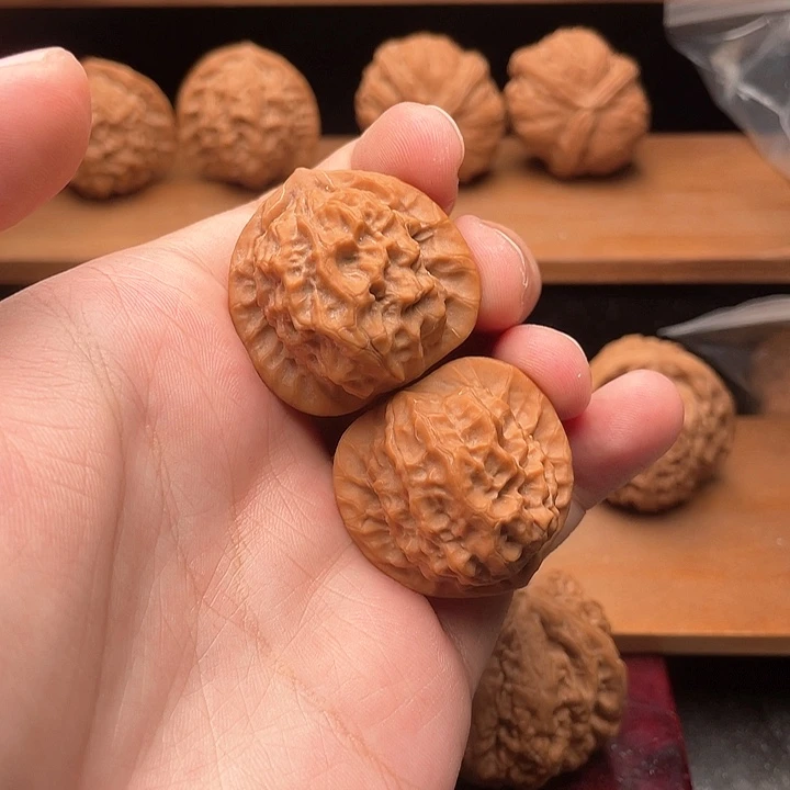 吊坠文玩核桃34全品蜡皮瓷娃娃