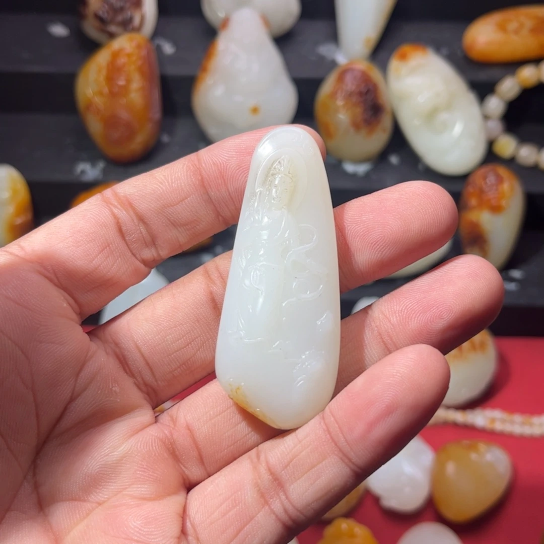 *****和田玉未镶嵌颈饰