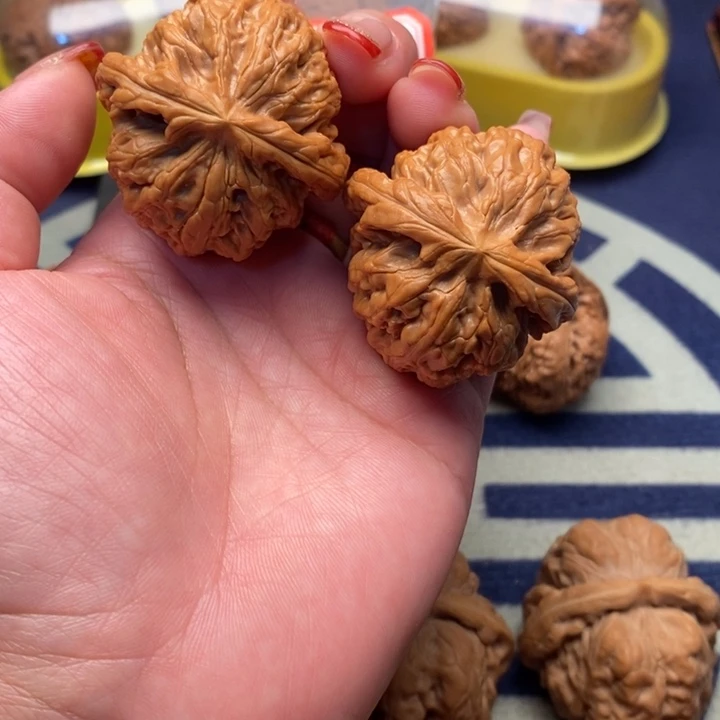 把件文玩核桃红锦鲤