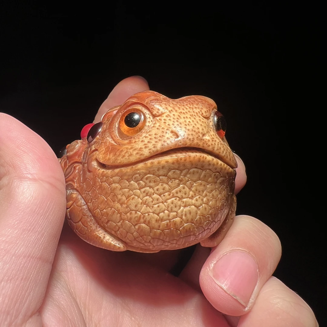 竹雕回血寄卖竹雕四大名家张念超雕刻呱呱来财多宝金蟾尺寸65