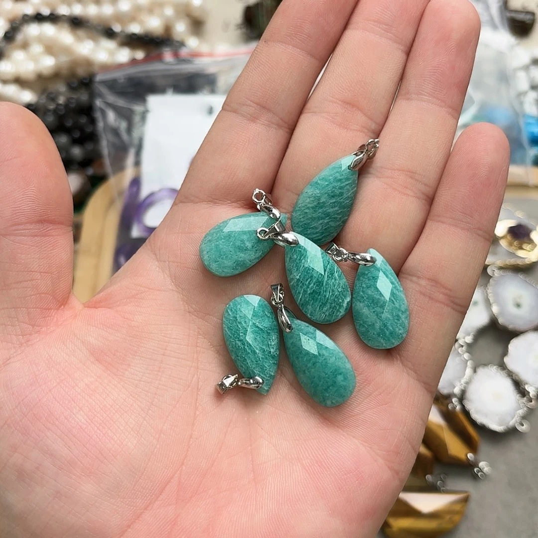 玛瑙/玉髓未镶嵌珠宝半成品13×25天河水滴切一颗