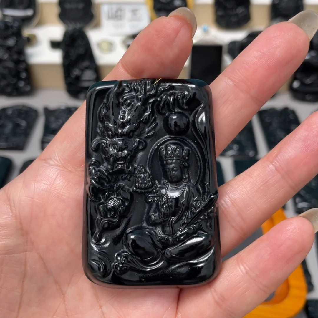 技***刘蛇纹石玉未镶嵌吊坠