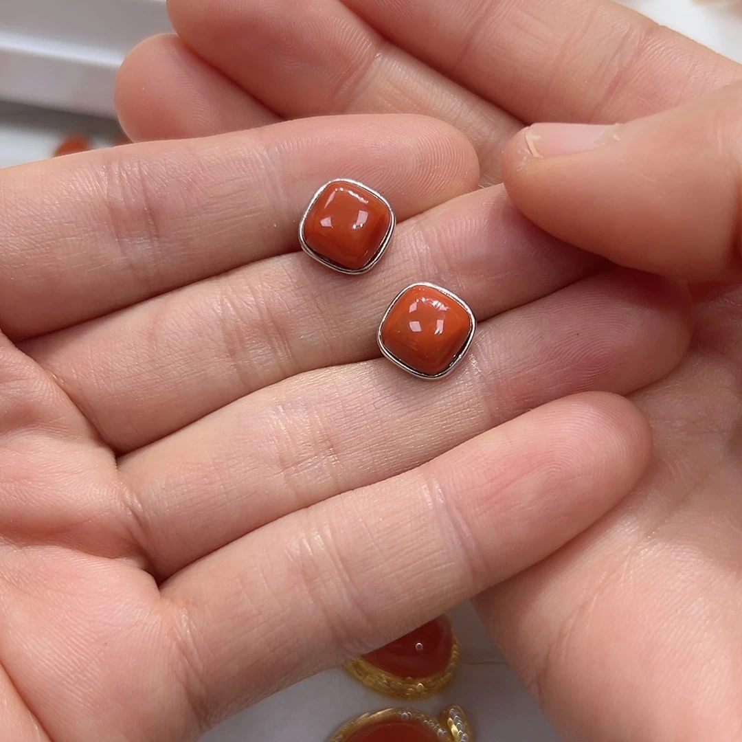 南红玛瑙耳饰银S925镶嵌猴*头