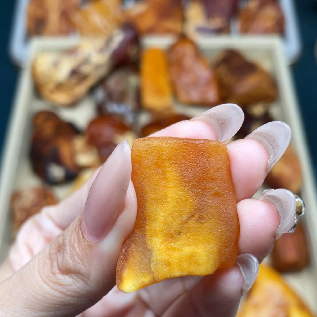 琥珀未镶嵌珠宝奇石