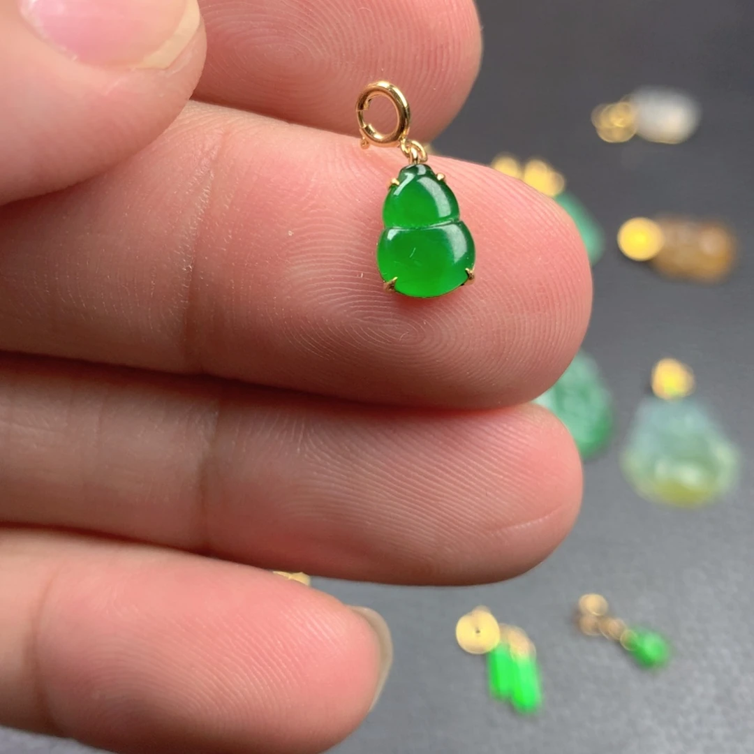 【闪购商品】颈饰18K金镶嵌翡翠翡翠