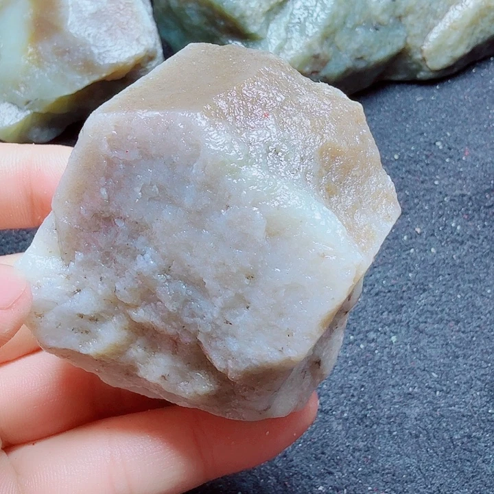 未镶嵌和田玉（糖玉）珠宝半成品