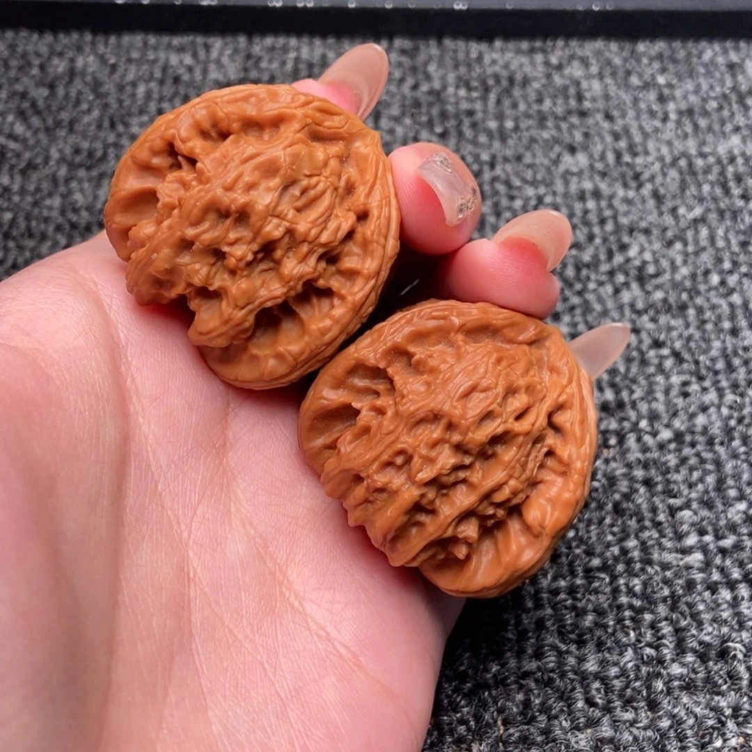 强***4木质类白狮子正奔