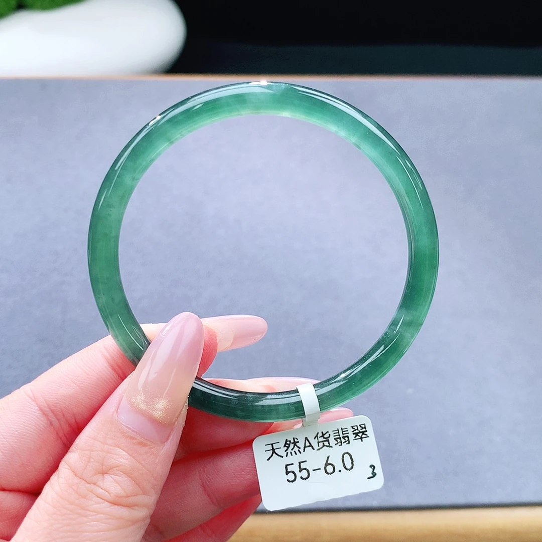 未镶嵌手镯（圆镯）翡翠