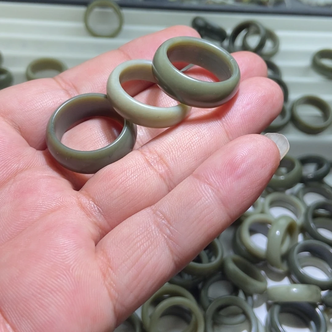 爱***乖和田玉（糖玉）未镶嵌手链