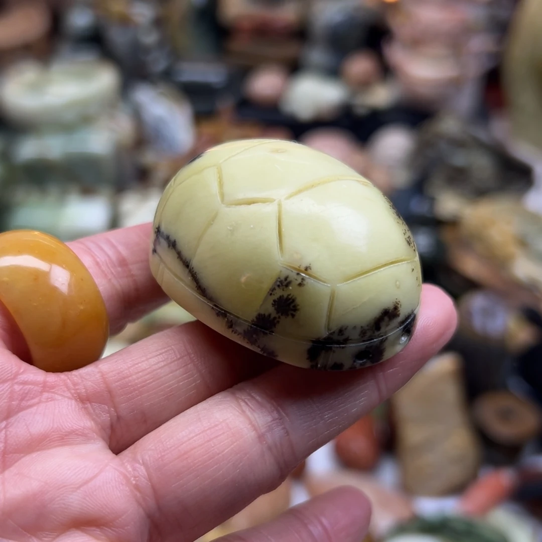 岫玉未镶嵌颈饰水草富甲有瑕