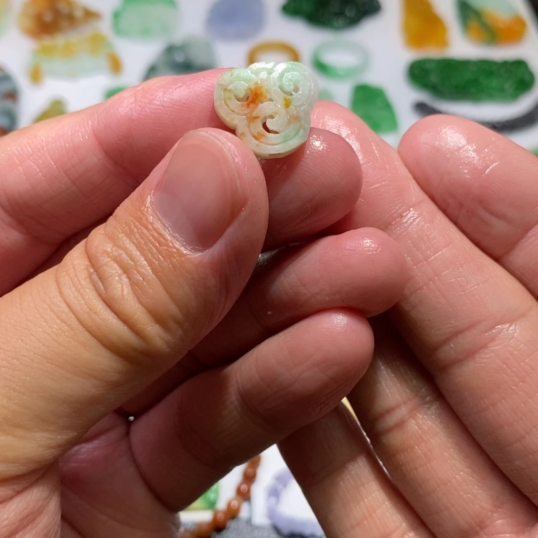 定制翡翠未镶嵌吊坠