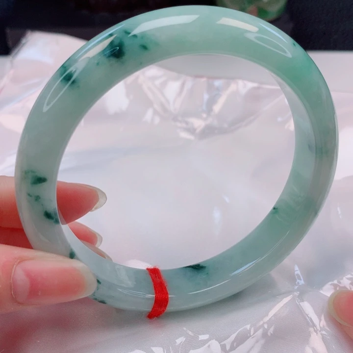 小****翡翠未镶嵌手镯63圈