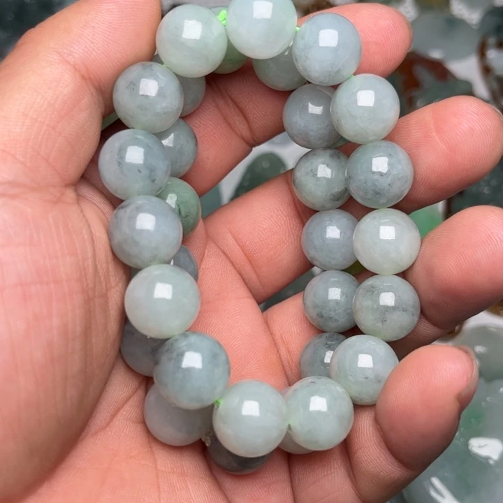 礼***哥翡翠未镶嵌颈饰珠子