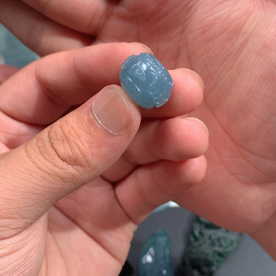 定制翡翠未镶嵌阡**央